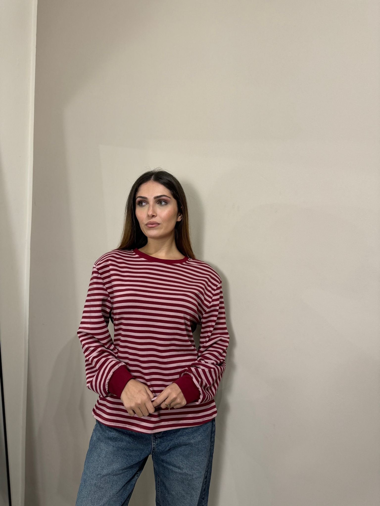 Maglia Alessia con spalline e bottoncino bordeaux/pink