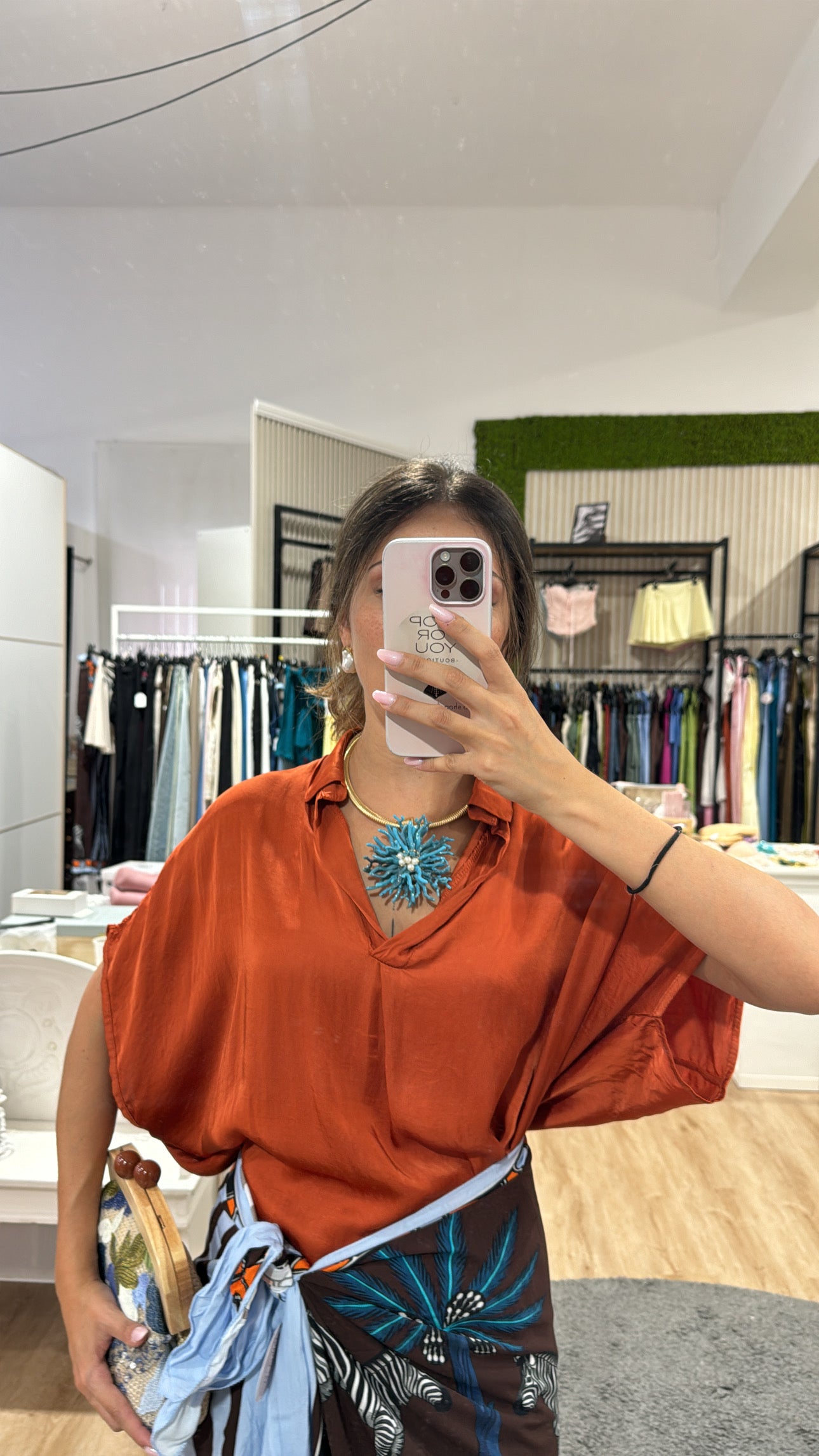 Blusa Ester in raso ruggine