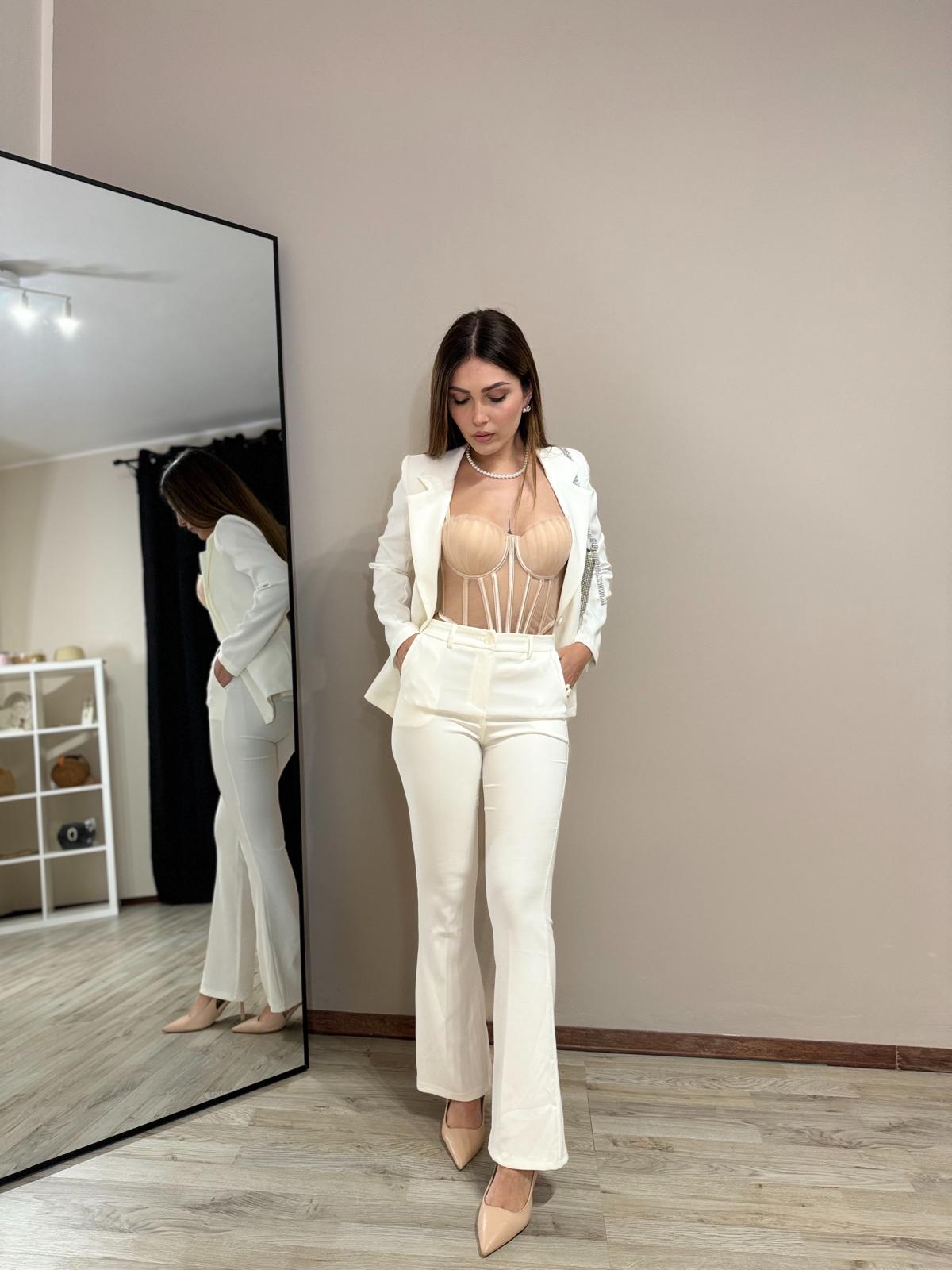 Pantalone elegante a zampa bianco