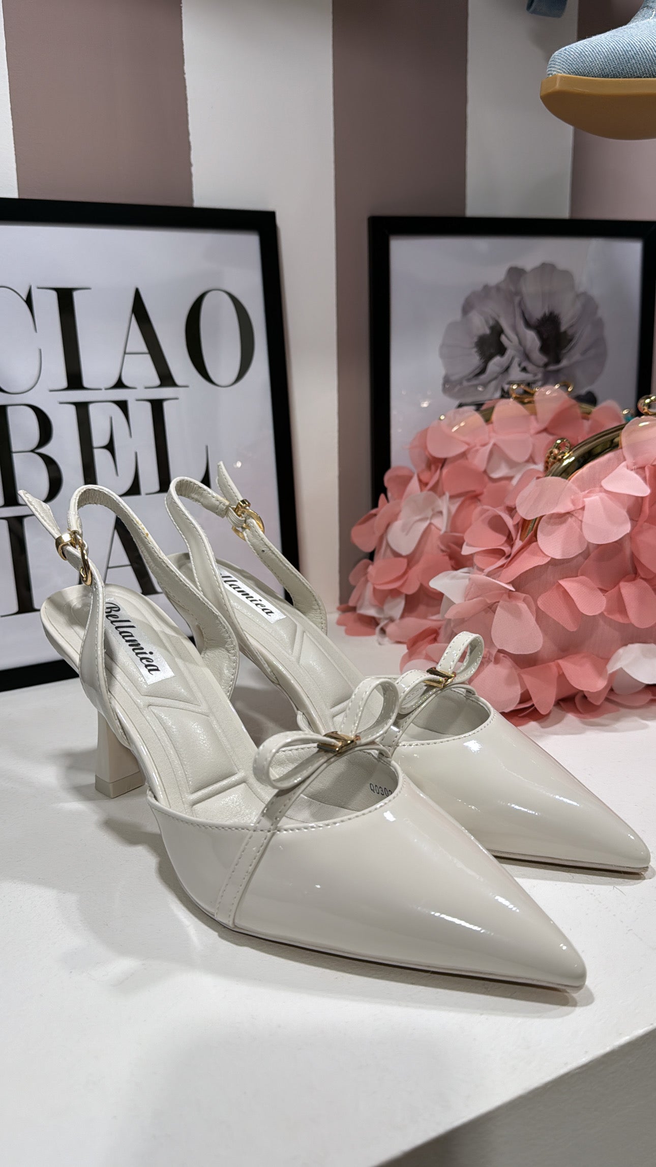 Décolleté fiocchetto in vernice white