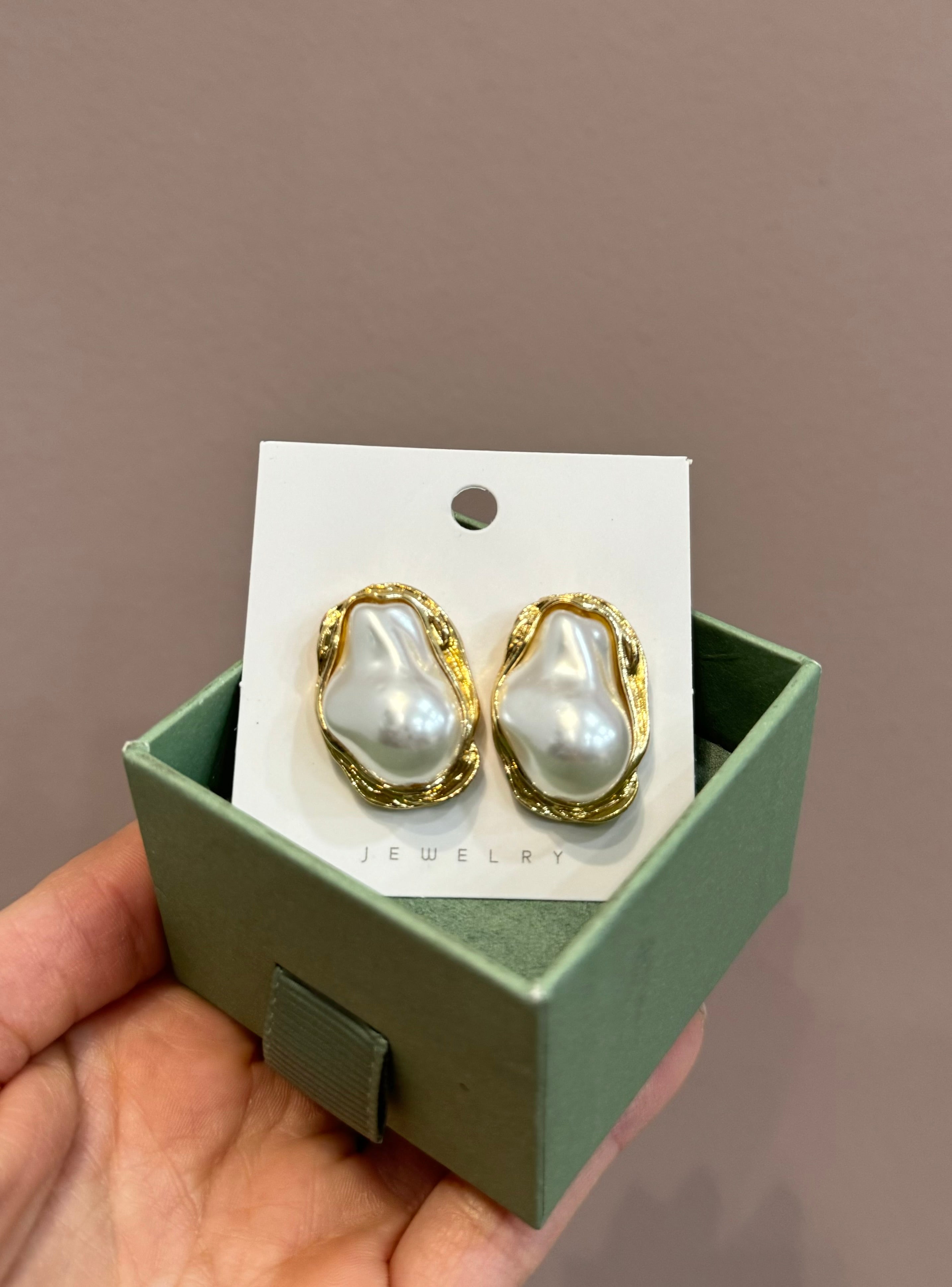 Orecchini madreperla oro