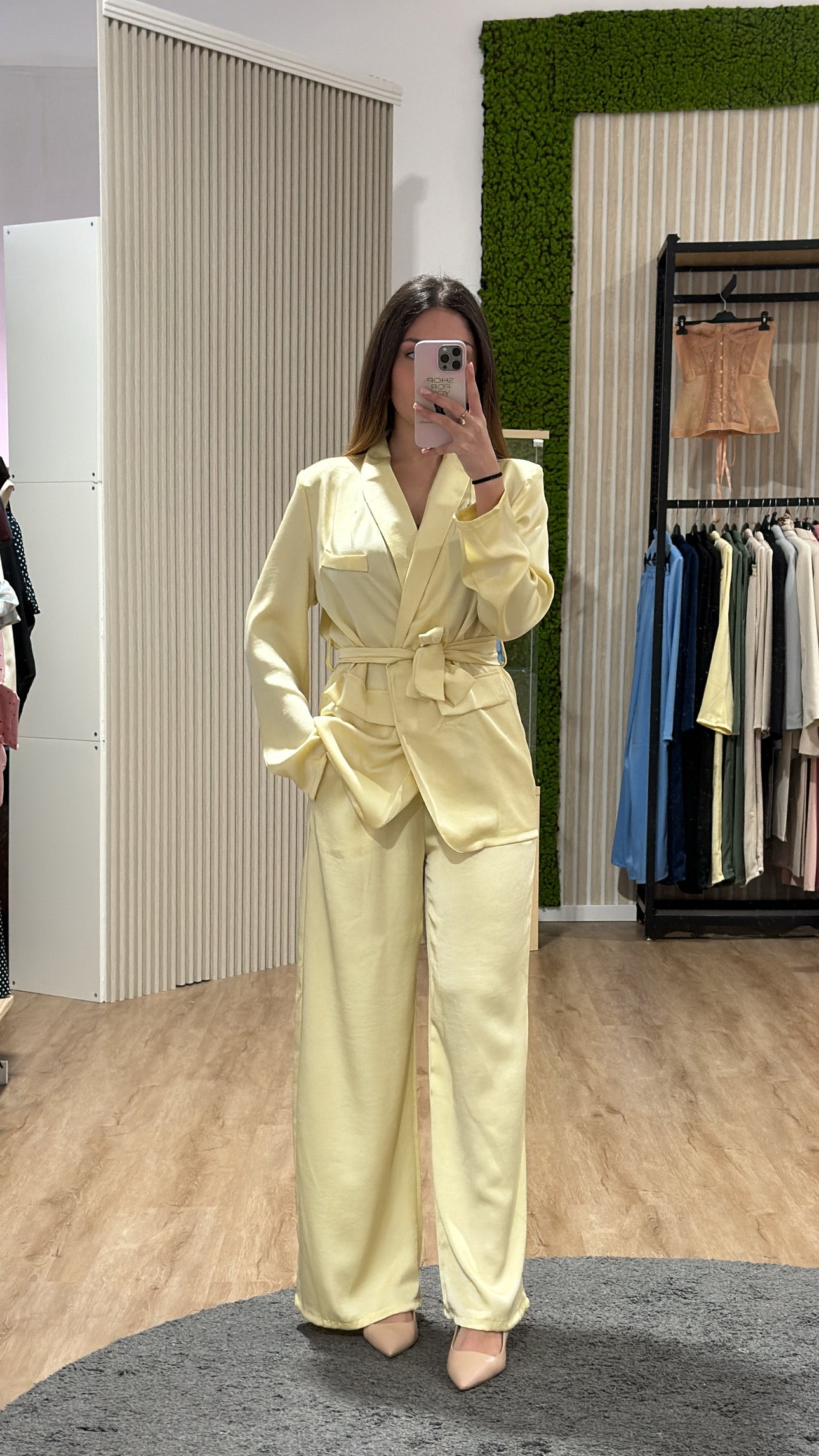 Tailleur raso Millie giallo burro