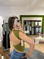 T-shirt scollo schiena verde oliva