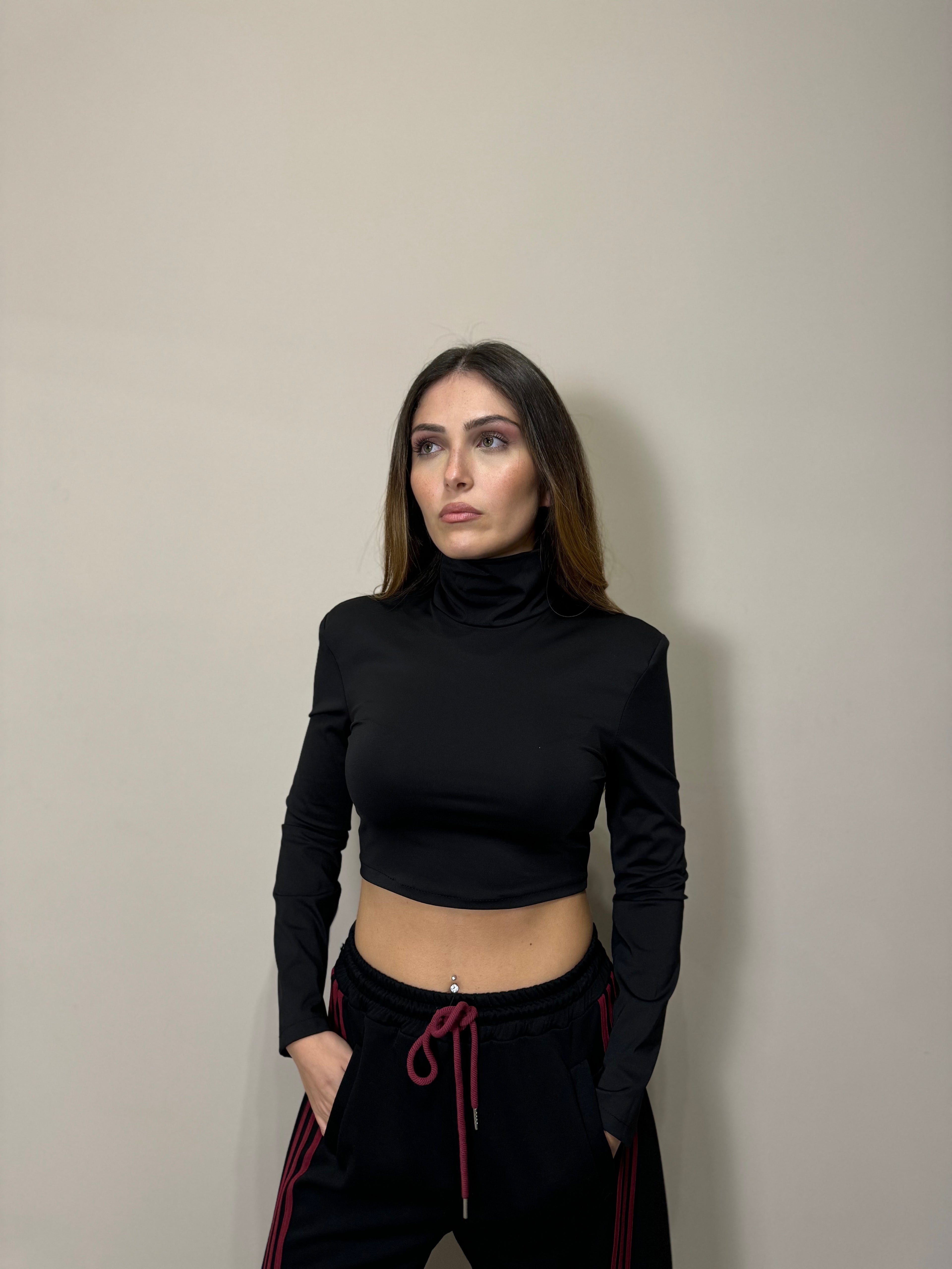 Maglia crop spalline black