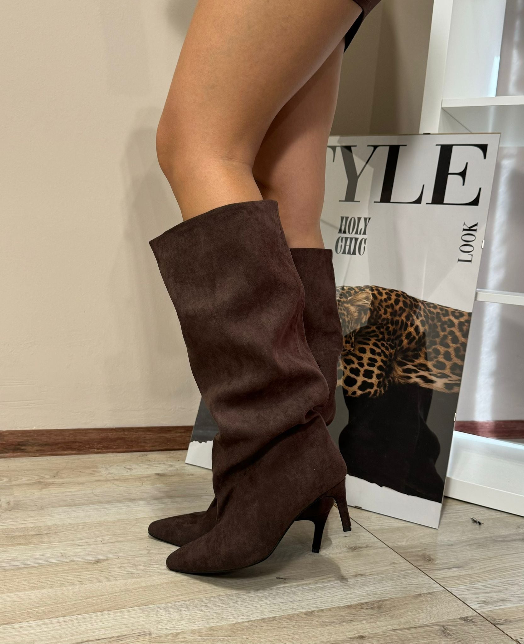 Stivale camoscio largo choco