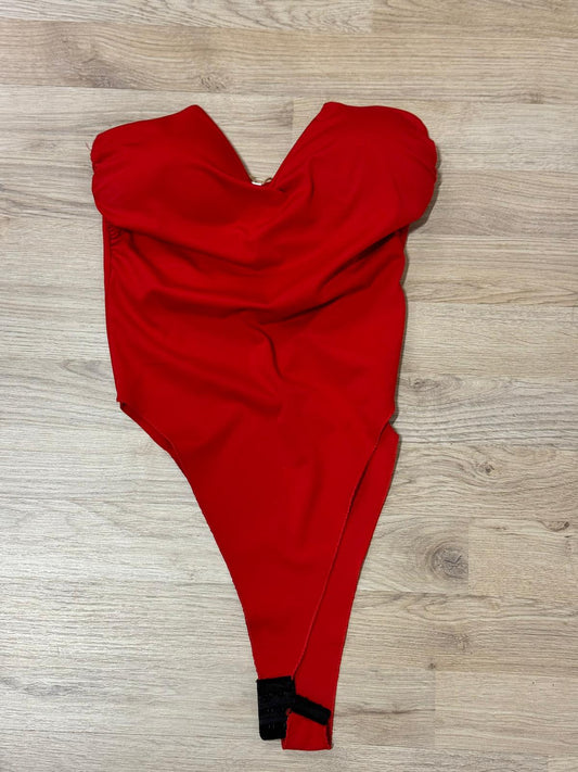 Body scollo v rosso